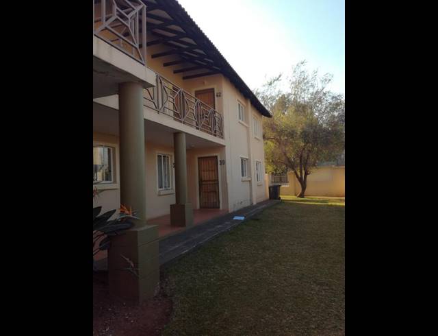 2 BEDROOM PROPERTY TO RENT IN DIE HOEWES
